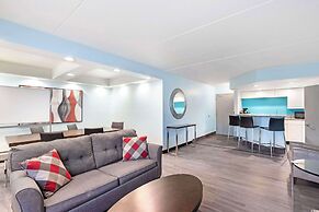 Clarion Inn Des Moines Airport