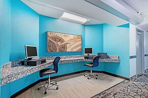 Clarion Inn Des Moines Airport