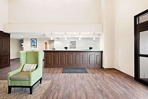 Comfort Inn & Suites Decatur - Forsyth