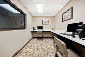 Comfort Inn & Suites Decatur - Forsyth