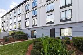 Wingate by Wyndham Charlotte Speedway/Concord