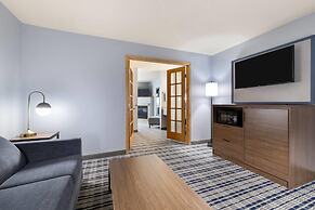 AmericInn by Wyndham Chamberlain - Conference Center