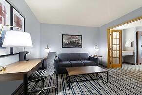 AmericInn by Wyndham Chamberlain - Conference Center