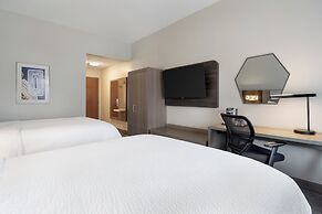 Holiday Inn Express Hotel & Suites Saginaw, an IHG Hotel