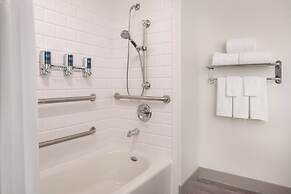 Four Points by Sheraton Hotel & Suites San Francisco Airport