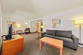 Wingate by Wyndham Calgary