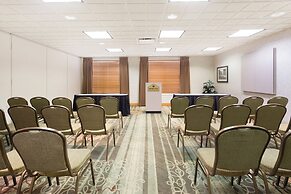 Wingate by Wyndham Calgary