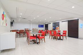 Holiday Inn Express & Suites Indianapolis Northwest by IHG