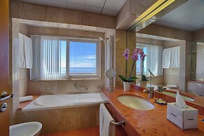 SANA Sesimbra Hotel