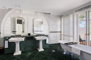 Eastern And Oriental Hotel