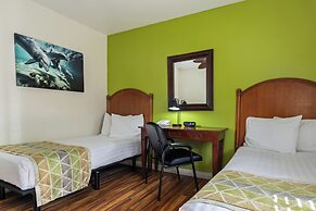 Pacific Marina Inn Airport Hotel