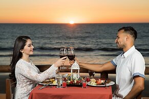 Costa De Oro Beach Hotel