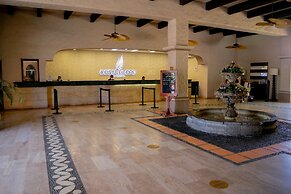 Costa De Oro Beach Hotel