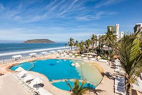 Costa De Oro Beach Hotel