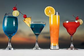 Costa De Oro Beach Hotel