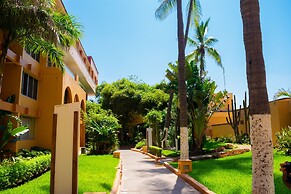 Costa De Oro Beach Hotel