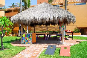 Costa De Oro Beach Hotel