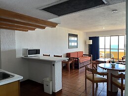 Costa De Oro Beach Hotel