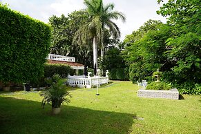 Villablanca Garden Beach Hotel