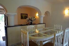 Villablanca Garden Beach Hotel