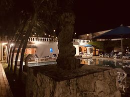 Villablanca Garden Beach Hotel