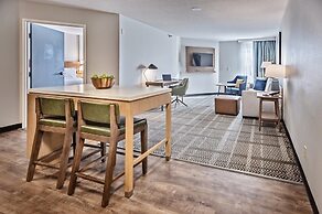 Staybridge Suites Cedar Rapids North by IHG
