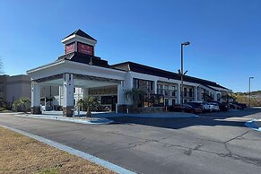 Econo Lodge Inn & Suites