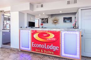Econo Lodge Inn & Suites