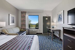 Best Western Plus Holiday Sands Inn & Suites