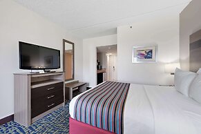 Best Western Plus Holiday Sands Inn & Suites