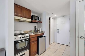 Best Western Plus Holiday Sands Inn & Suites