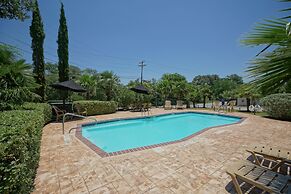 Comfort Inn & Suites Texas Hill Country