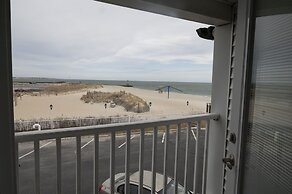 Ocean Club on Smuggler's Beach