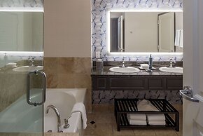 Hilton San Antonio Hill Country