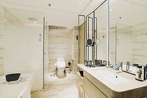 Renaissance Shenzhen Luohu Hotel