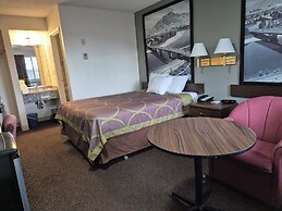 Super 8 by Wyndham Kamloops East