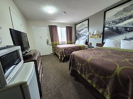 Super 8 by Wyndham Kamloops East