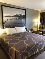 Super 8 by Wyndham Kamloops East