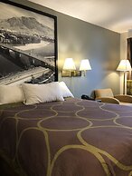 Super 8 by Wyndham Kamloops East