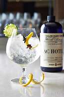 AC Hotel by Marriott Old Montreal