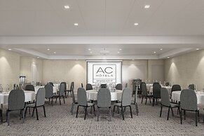 AC Hotel by Marriott Old Montreal
