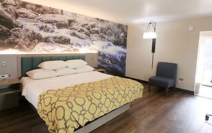 Baymont by Wyndham Gatlinburg On The River