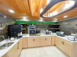 Baymont by Wyndham Gatlinburg On The River