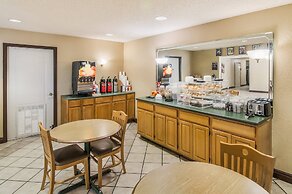 Red Roof Inn & Suites Pensacola East - Milton