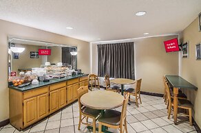 Red Roof Inn & Suites Pensacola East - Milton