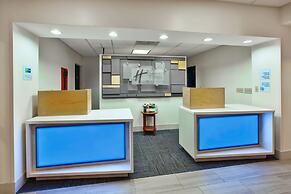 Holiday Inn Express & Suites Manchester by IHG