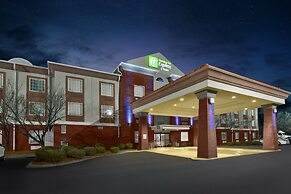 Holiday Inn Express & Suites Manchester by IHG