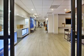 Holiday Inn Express & Suites Manchester by IHG