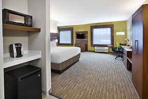 Holiday Inn Express & Suites Manchester by IHG