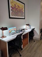 Holiday Inn Express & Suites Manchester by IHG